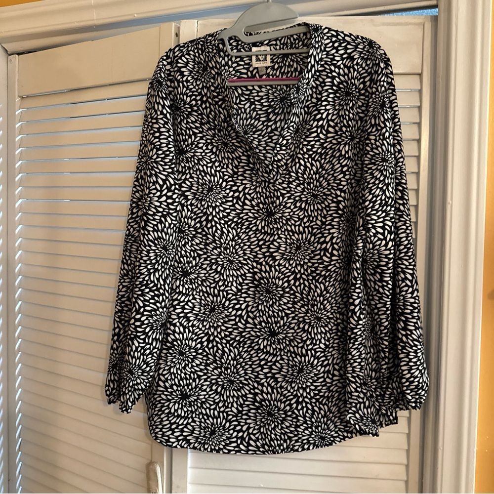 Anne Klein Monochrome Leaf Print Blouse